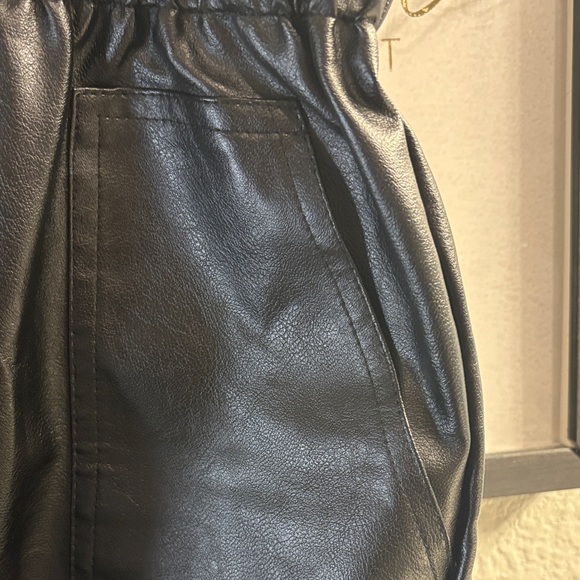 Elegant Black High Waist Leather Shorts - Picture 2 of 3